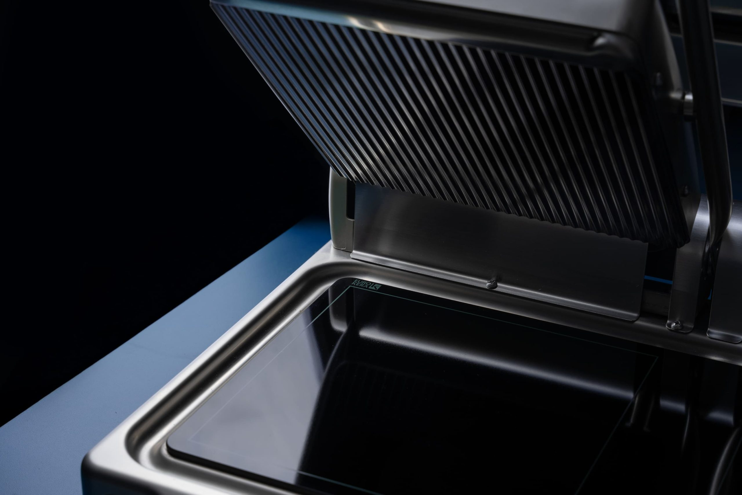 SPECIAL HEATING BOX